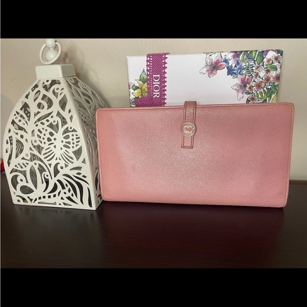 CHANEL Pink Wallet